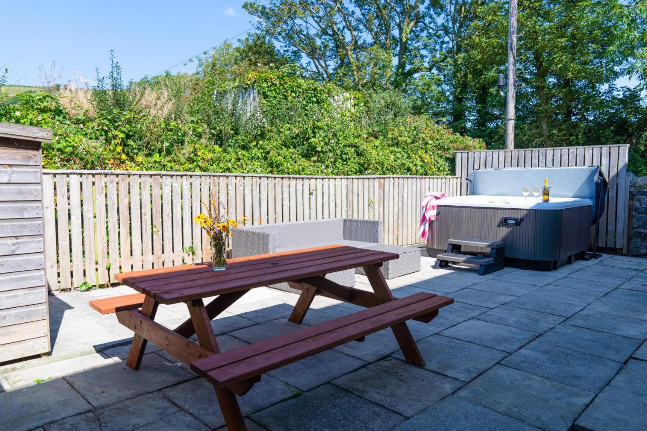 Wrth Y Nant Villa Saint Ishmaels  Exterior photo